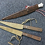 Mittelalterliche Messer und Futterale 
